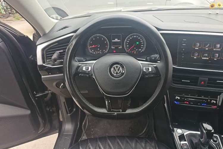 Used Volkswagen Tayron 2020 280TSI Two-Wheel Drive Luxury Connect Edition Steering Wheel