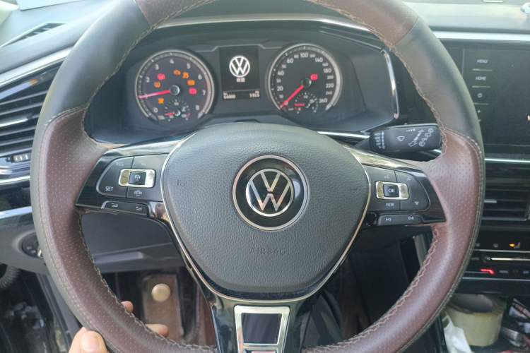 Used Volkswagen Tayron 2020 330TSI Two-Wheel Drive Luxury Smart Connectivity Version Steering Wheel