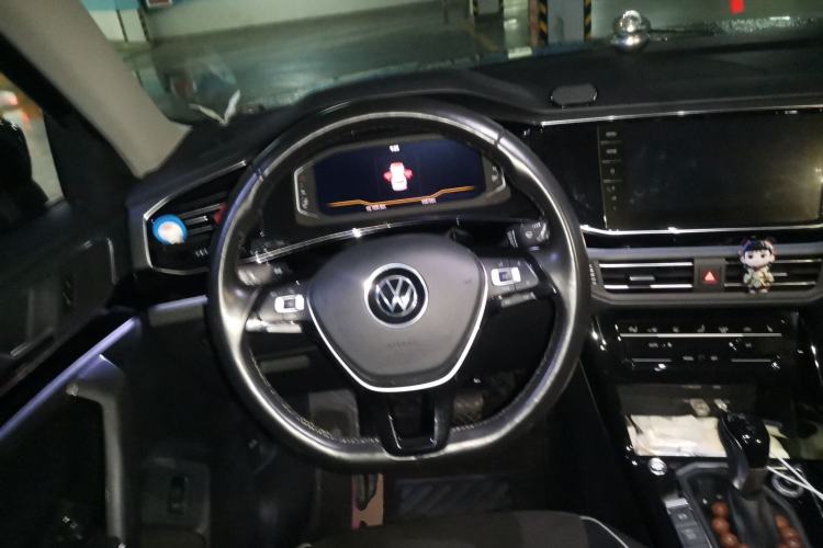 Used Volkswagen Tayron 2020 330TSI Two-Wheel Drive Luxury Connected Pro Edition Steering Wheel