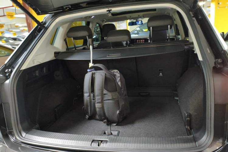 Used Volkswagen Tayron 2020 280TSI Two-Wheel Drive Luxury Connect Edition Trunk