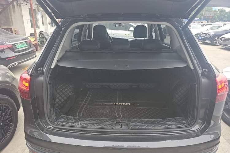 Used Volkswagen Tayron 2020 280TSI Two-Wheel Drive Luxury Connect Edition Trunk