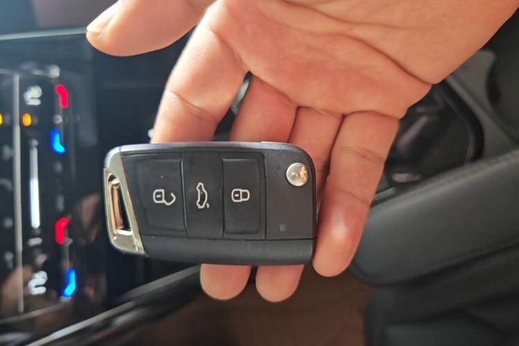 Used Volkswagen Tayron 2020 330TSI Two-Wheel Drive Luxury Smart Connectivity Version Vehicle Key