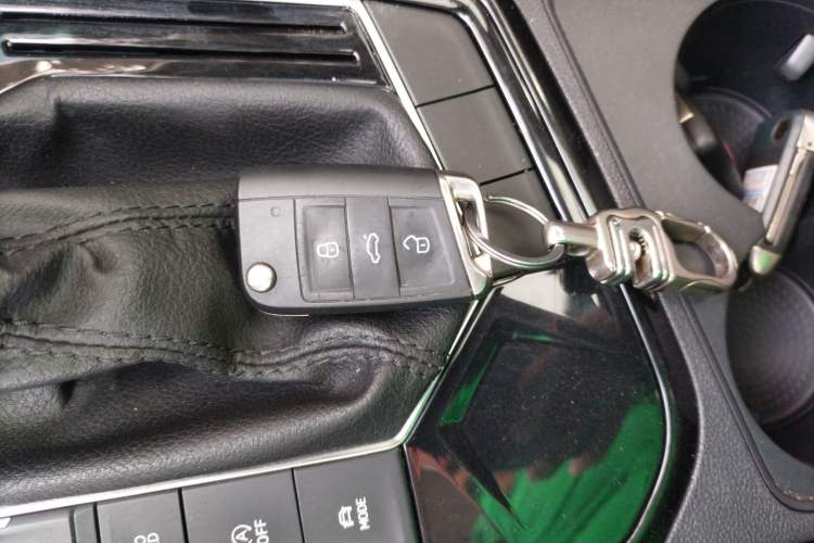 Used Volkswagen Tayron 2020 330TSI Two-Wheel Drive Luxury Smart Connectivity Version Vehicle Key