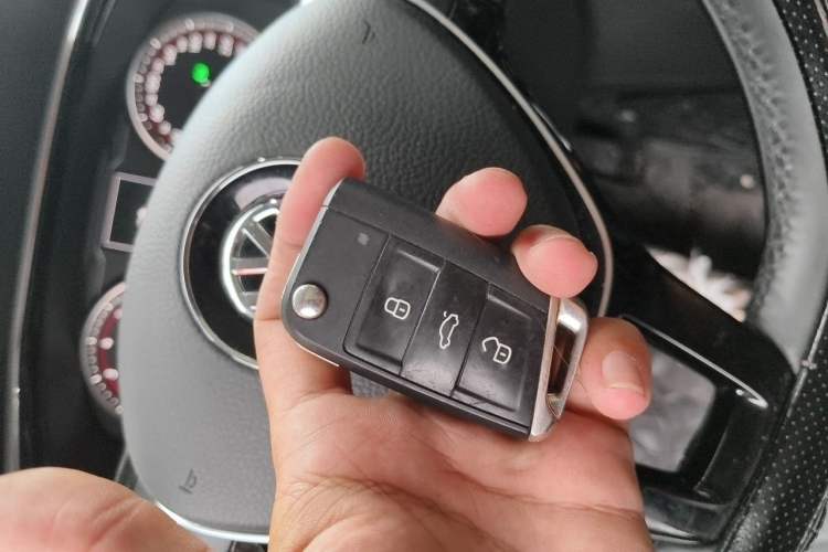Used Volkswagen Tayron 2020 280TSI Two-Wheel Drive Luxury Connect Edition Vehicle Key
