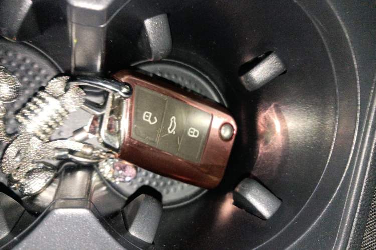 Used Volkswagen Tayron 2020 330TSI Two-Wheel Drive Luxury Smart Connectivity Version Vehicle Key