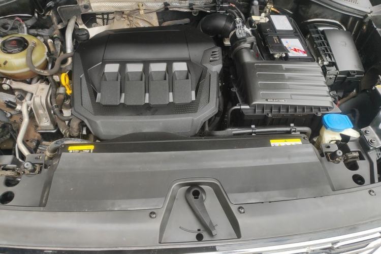 Used Volkswagen Tayron 2020 330TSI Two-Wheel Drive Luxury Smart Connectivity Version Engine Bay