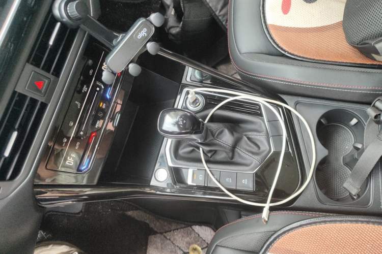 Used Volkswagen Tayron 2020 330TSI Two-Wheel Drive Luxury Smart Connectivity Version Gear Lever