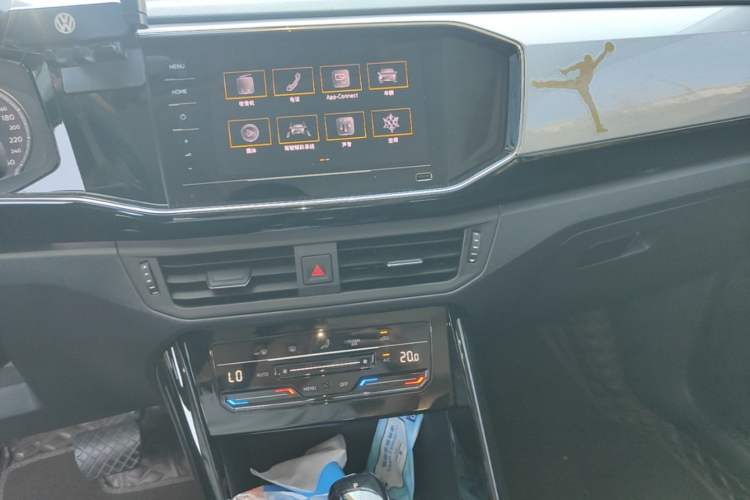 Used Volkswagen Tayron 2020 330TSI Two-Wheel Drive Luxury Smart Connectivity Version Audio And AC Panel