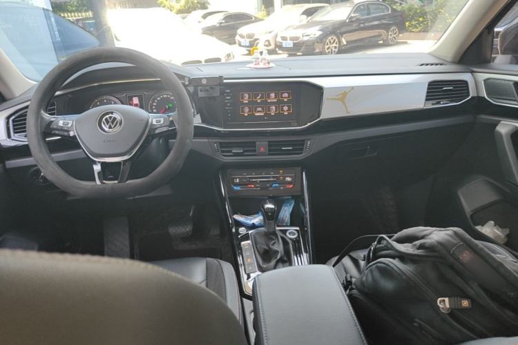 Used Volkswagen Tayron 2020 330TSI Two-Wheel Drive Luxury Smart Connectivity Version Center Console