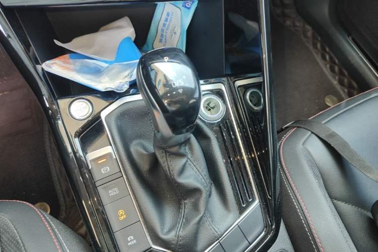 Used Volkswagen Tayron 2020 330TSI Two-Wheel Drive Luxury Smart Connectivity Version Gear Lever