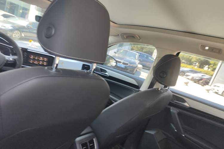 Used Volkswagen Tayron 2020 330TSI Two-Wheel Drive Luxury Smart Connectivity Version Headliner