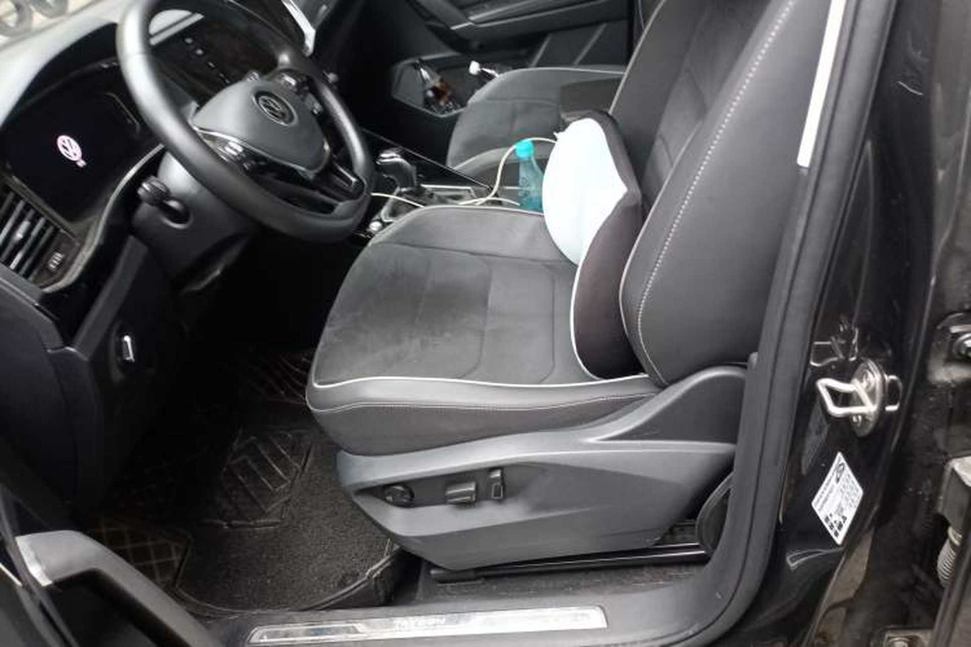 Used Volkswagen Tayron 2020 330TSI Two-Wheel Drive Luxury Connected Pro Edition Left Front Seat