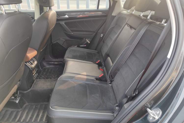 Used Volkswagen Tayron 2020 330TSI Two-Wheel Drive Luxury Connected Pro Edition Left Rear Seat
