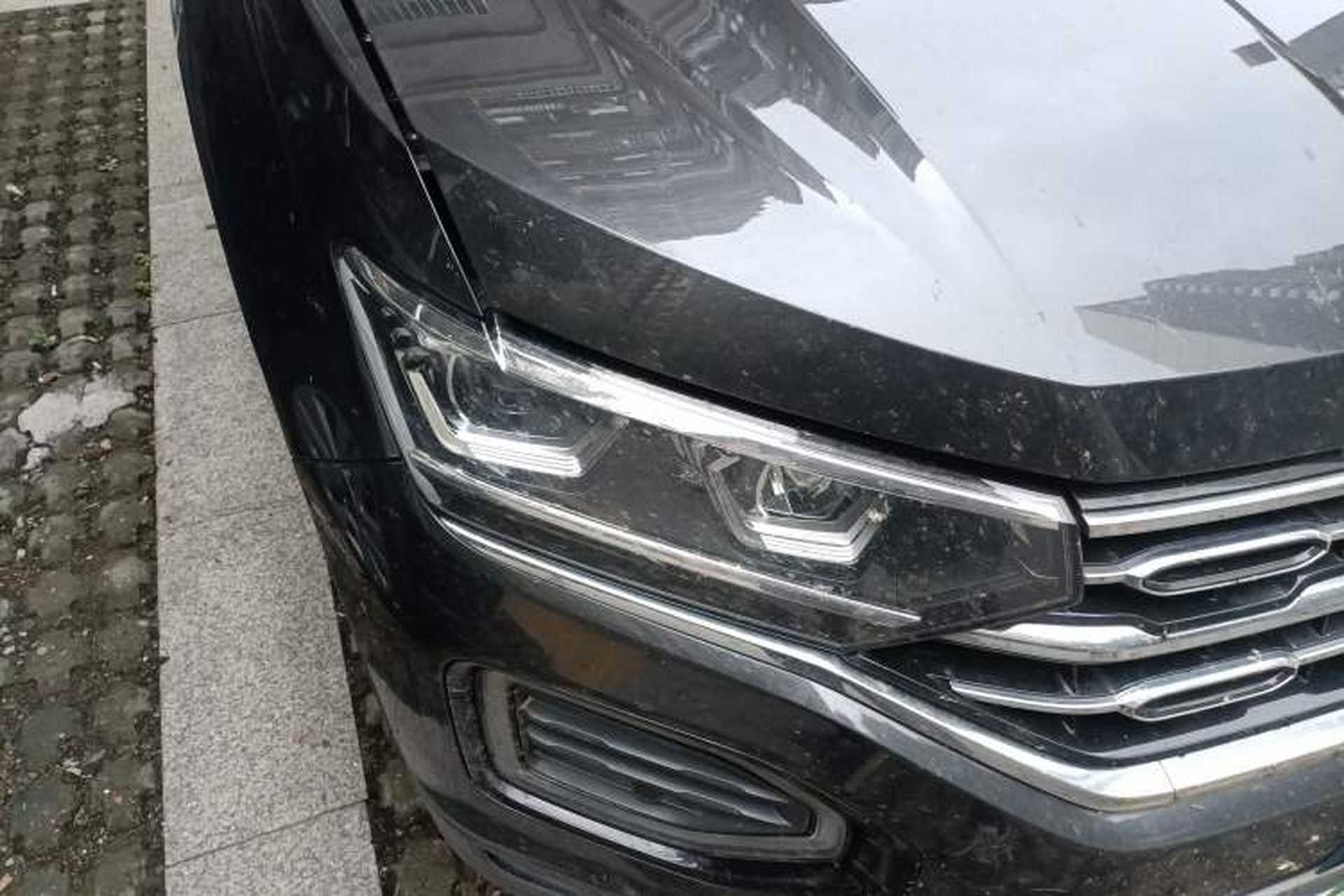 Used Volkswagen Tayron 2020 330TSI Two-Wheel Drive Luxury Connected Pro Edition Right Front Headlight