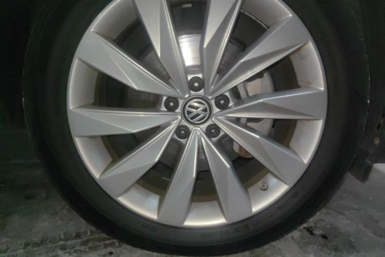 Used Volkswagen Tayron 2020 380TSI Four-Wheel Drive Luxury Connect Pro Edition Right Front Wheel Hub