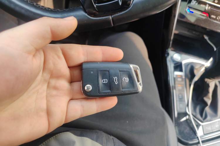 Used Volkswagen Tayron 2020 330TSI Two-Wheel Drive Luxury Connected Pro Edition Vehicle Key