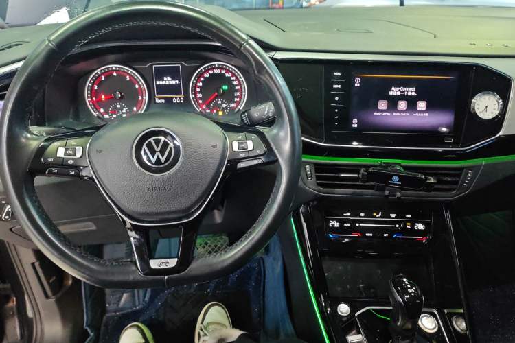 Used Volkswagen Tayron 2020 280TSI Two-Wheel Drive Luxury Connect Edition Center Console