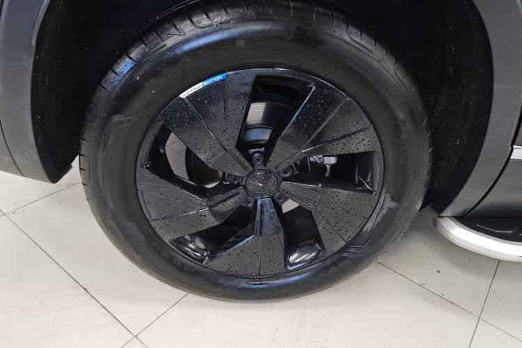 Used Volkswagen Tayron 2020 280TSI Two-Wheel Drive Luxury Connect Edition Exterior 5