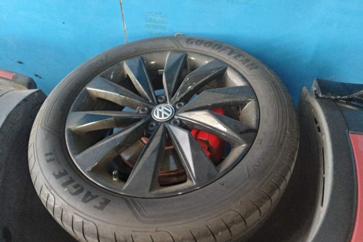 Used Volkswagen Tayron 2020 330TSI Two-Wheel Drive Luxury Connected Pro Edition Left Front Wheel Hub