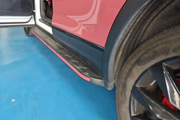Used Volkswagen Tayron 2020 330TSI Two-Wheel Drive Luxury Connected Pro Edition Left Side Sill