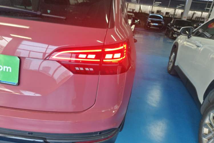 Used Volkswagen Tayron 2020 330TSI Two-Wheel Drive Luxury Connected Pro Edition Right Rear Taillight