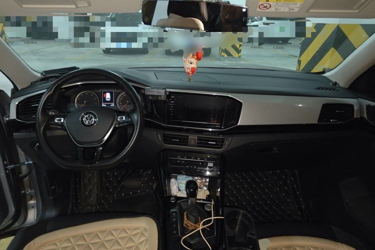 Used Volkswagen Tayron 2020 330TSI Two-Wheel Drive Luxury Smart Connectivity Version Center Console