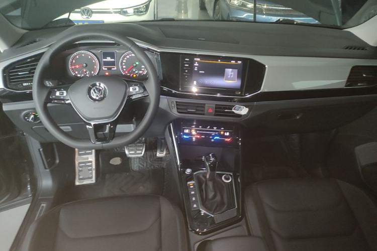 Used Volkswagen Tayron 2020 280TSI Two-Wheel Drive Luxury Connect Edition Center Console