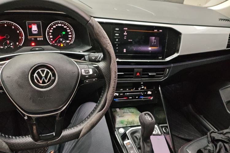 Used Volkswagen Tayron 2020 330TSI Two-Wheel Drive Luxury Smart Connectivity Version Center Console