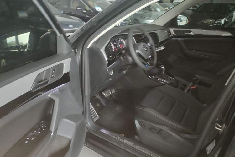 Used Volkswagen Tayron 2020 280TSI Two-Wheel Drive Luxury Connect Edition Driver Seat