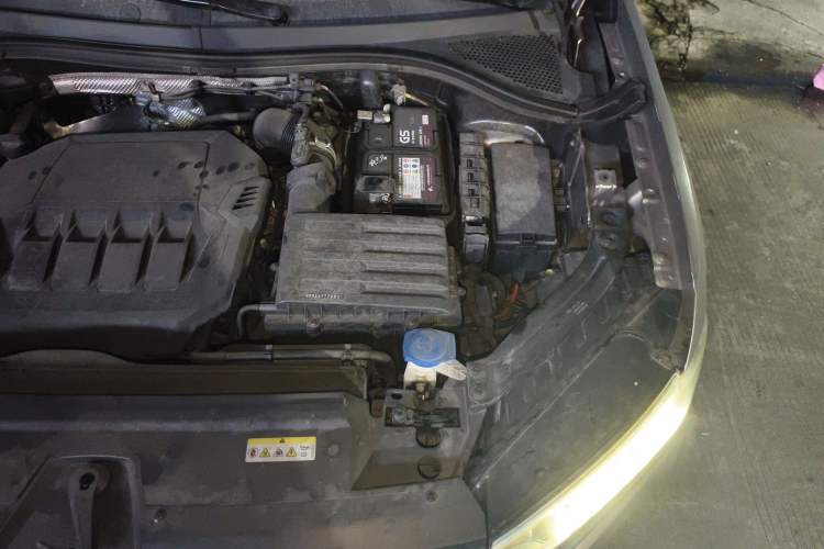 Used Volkswagen Tayron 2020 330TSI Two-Wheel Drive Luxury Smart Connectivity Version Engine Bay Left