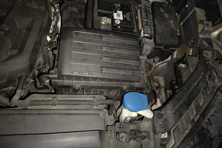 Used Volkswagen Tayron 2020 330TSI Two-Wheel Drive Luxury Smart Connectivity Version Engine Bay Left