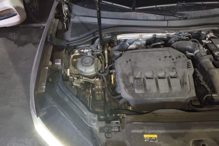 Used Volkswagen Tayron 2020 330TSI Two-Wheel Drive Luxury Smart Connectivity Version Engine Bay Right