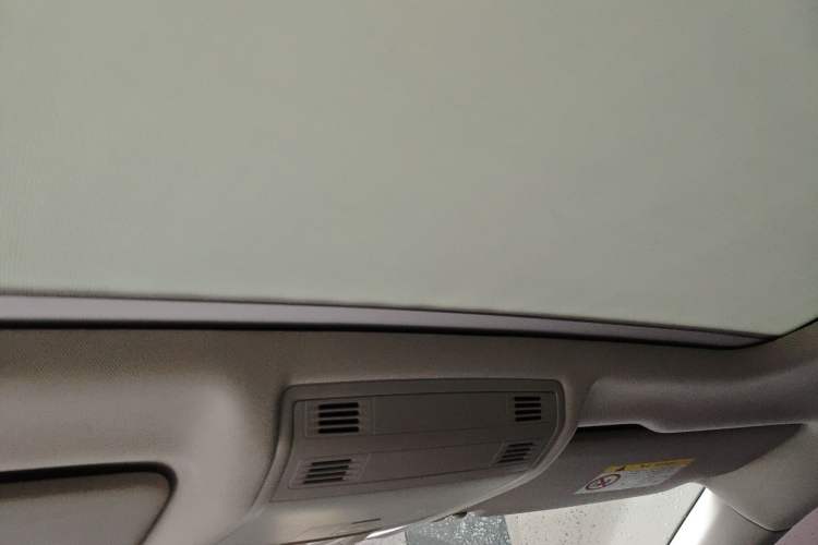 Used Volkswagen Tayron 2020 330TSI Two-Wheel Drive Luxury Smart Connectivity Version Headliner