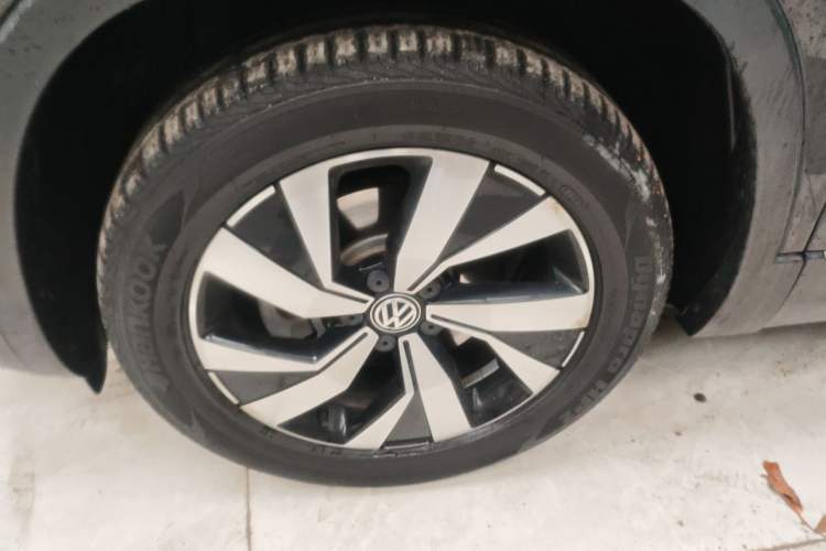 Used Volkswagen Tayron 2020 330TSI Two-Wheel Drive Luxury Smart Connectivity Version Left Front Wheel Hub