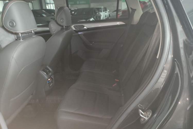 Used Volkswagen Tayron 2020 280TSI Two-Wheel Drive Luxury Connect Edition Left Rear Seat