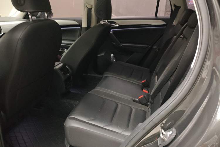 Used Volkswagen Tayron 2020 330TSI Two-Wheel Drive Luxury Smart Connectivity Version Left Rear Seat