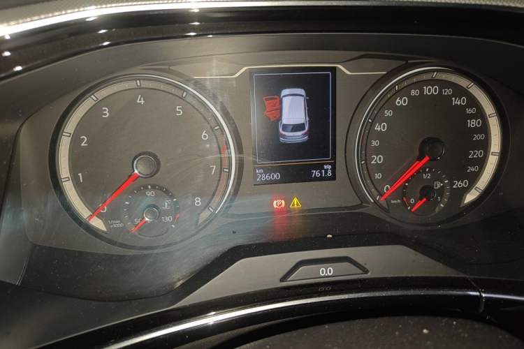 Used Volkswagen Tayron 2020 330TSI Two-Wheel Drive Luxury Smart Connectivity Version Odometer Close Up