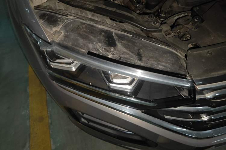 Used Volkswagen Tayron 2020 330TSI Two-Wheel Drive Luxury Smart Connectivity Version Right Front Headlight