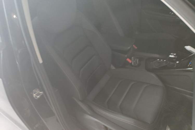 Used Volkswagen Tayron 2020 280TSI Two-Wheel Drive Luxury Connect Edition Right Front Seat