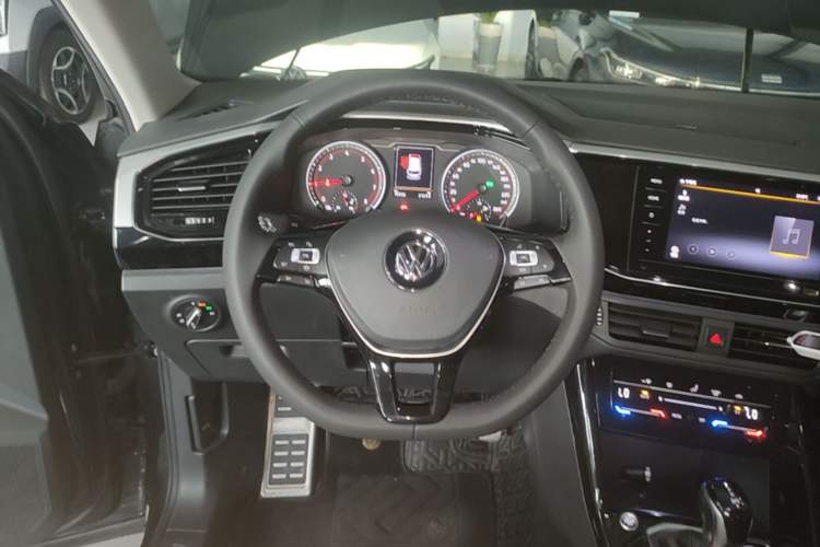 Used Volkswagen Tayron 2020 280TSI Two-Wheel Drive Luxury Connect Edition Steering Wheel