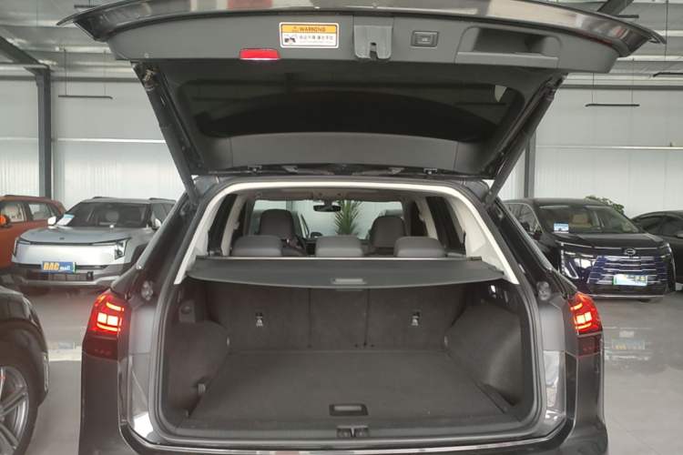 Used Volkswagen Tayron 2020 280TSI Two-Wheel Drive Luxury Connect Edition Trunk