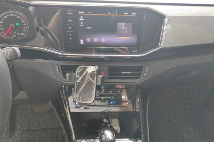 Used Volkswagen Tayron 2020 280TSI Two-Wheel Drive Luxury Connect Edition Audio And AC Panel