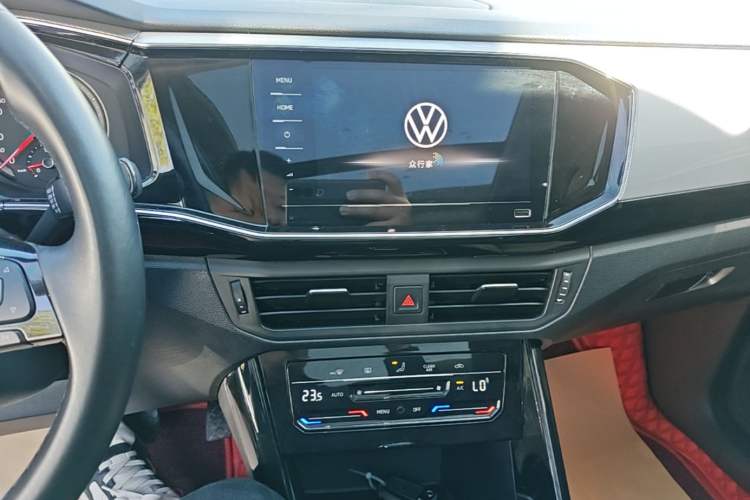 Used Volkswagen Tayron 2020 330TSI Two-Wheel Drive Luxury Smart Connectivity Version Audio And AC Panel