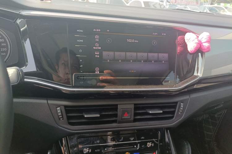 Used Volkswagen Tayron 2020 330TSI Two-Wheel Drive Luxury Smart Connectivity Version Audio And AC Panel