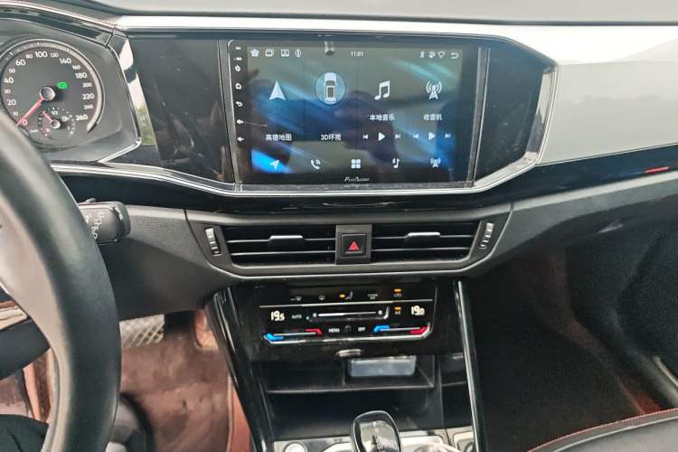 Used Volkswagen Tayron 2020 330TSI Two-Wheel Drive Luxury Smart Connectivity Version Audio And AC Panel