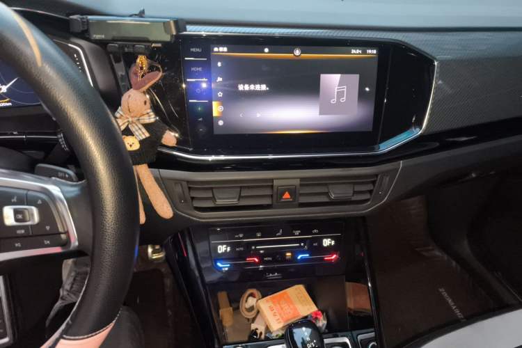 Used Volkswagen Tayron 2020 380TSI All-Wheel Drive R-Line Connected Version Audio And AC Panel
