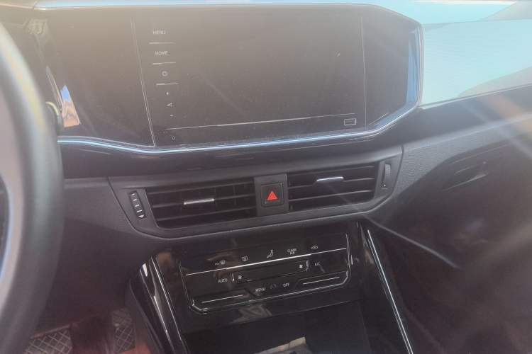 Used Volkswagen Tayron 2020 330TSI Two-Wheel Drive Luxury Smart Connectivity Version Audio And AC Panel