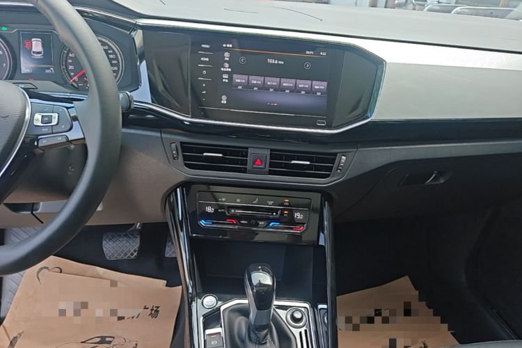 Used Volkswagen Tayron 2020 330TSI Two-Wheel Drive Luxury Smart Connectivity Version Audio And AC Panel