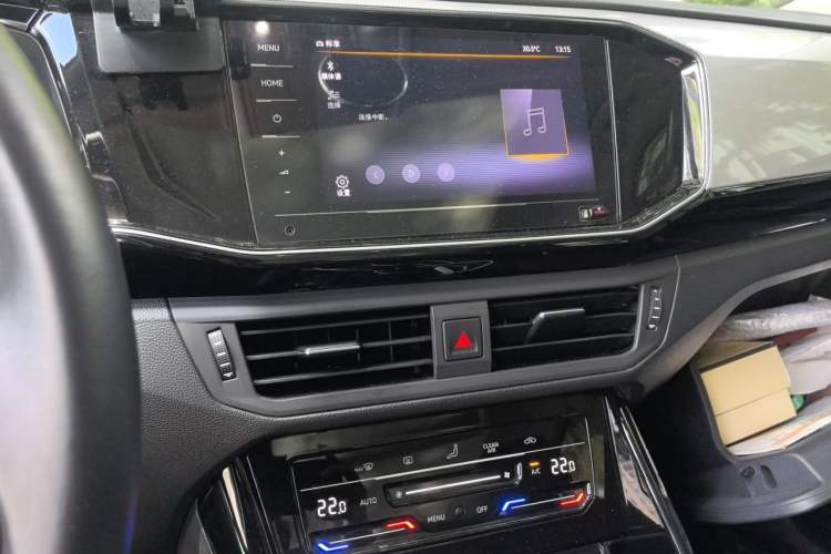 Used Volkswagen Tayron 2020 330TSI Two-Wheel Drive Luxury Smart Connectivity Version Audio And AC Panel