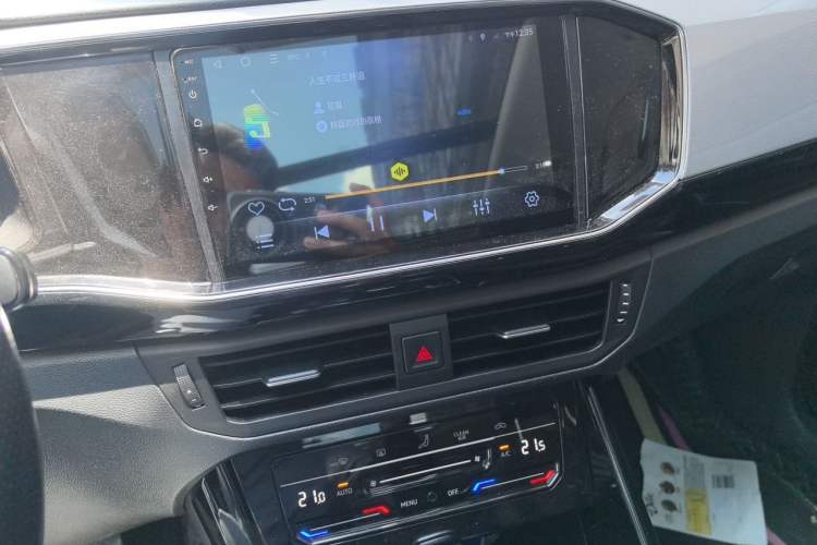 Used Volkswagen Tayron 2020 330TSI Two-Wheel Drive Luxury Smart Connectivity Version Audio And AC Panel